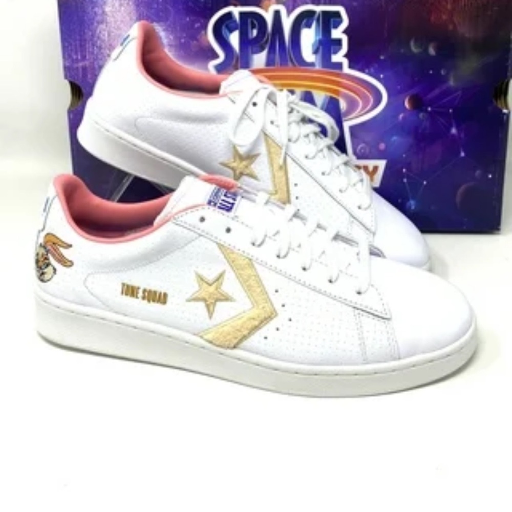 Converse NWB Size 6W,4.5M Jam Pro Leather low LOLA Bunny Sneakers
